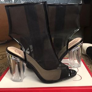 Never worn. Brand new still in box.